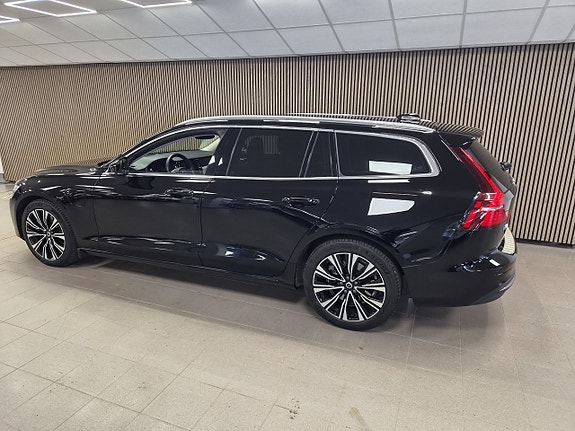 Volvo V60 4 of 11