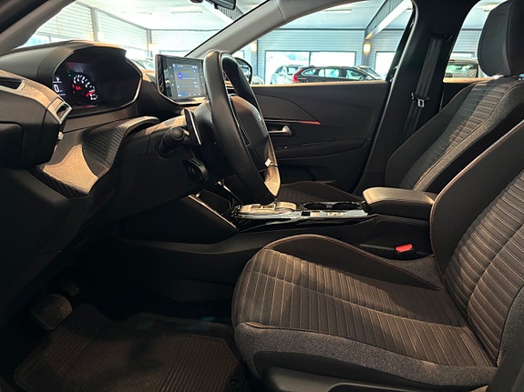 Peugeot 208 8 of 13