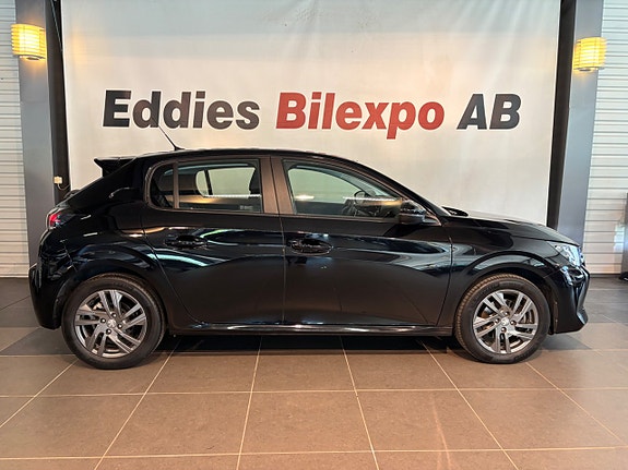 Peugeot 208 3 of 13