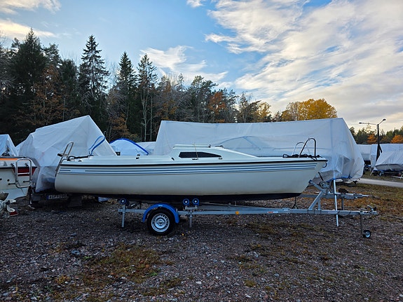 Fabola Campus 600 - 1985 | Nya Gransegel & uppfällbart roder 6 of 8