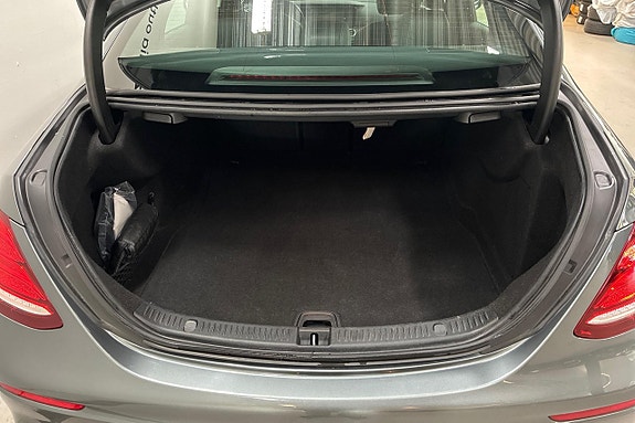 Mercedes-Benz E220 d 10 of 30