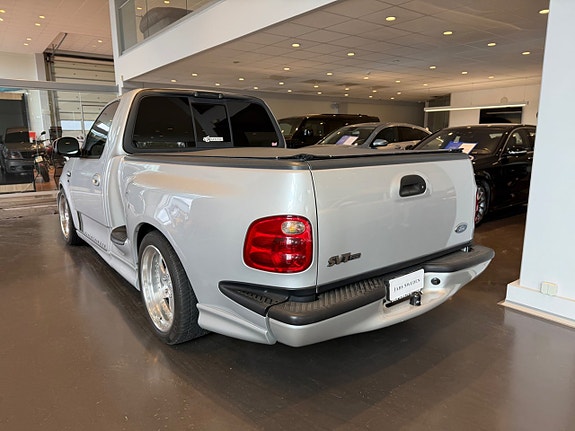 Ford F-150 3 of 7