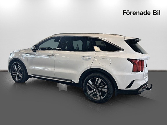 Kia Sorento 3 of 15