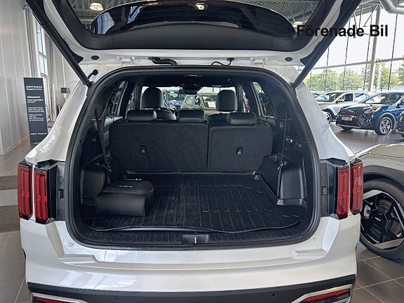 Kia Sorento 9 of 15