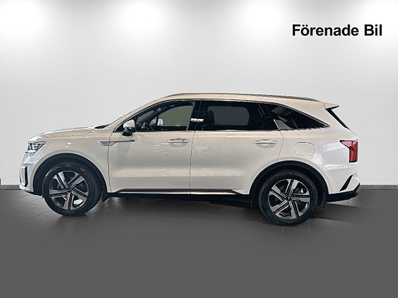 Kia Sorento 2 of 15