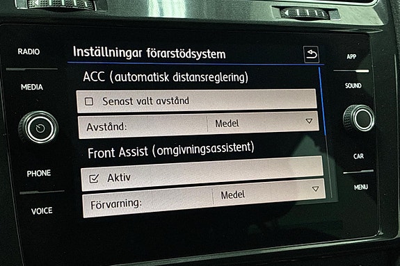 Volkswagen Golf Alltrack 26 of 30