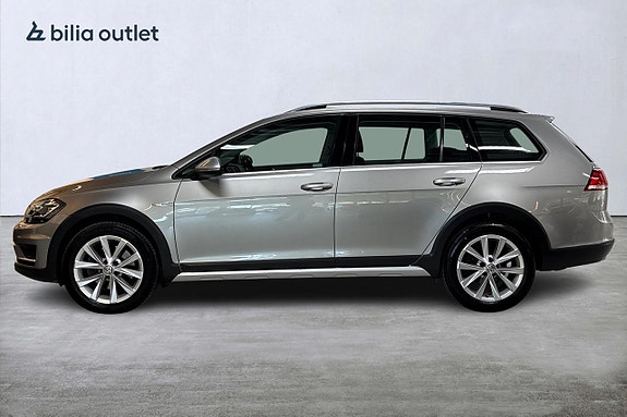 Volkswagen Golf Alltrack 9 of 30