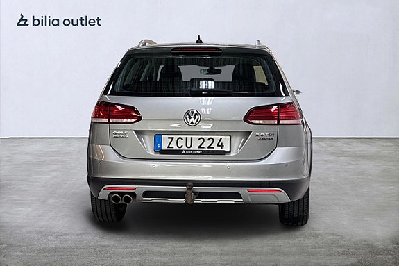 Volkswagen Golf Alltrack 7 of 30
