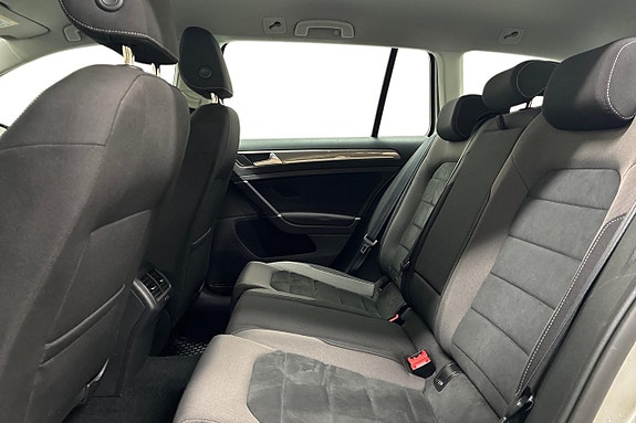 Volkswagen Golf Alltrack 13 of 30