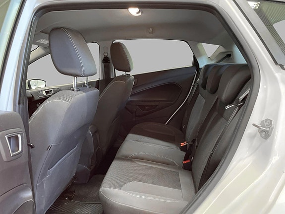 Ford Fiesta 13 of 17