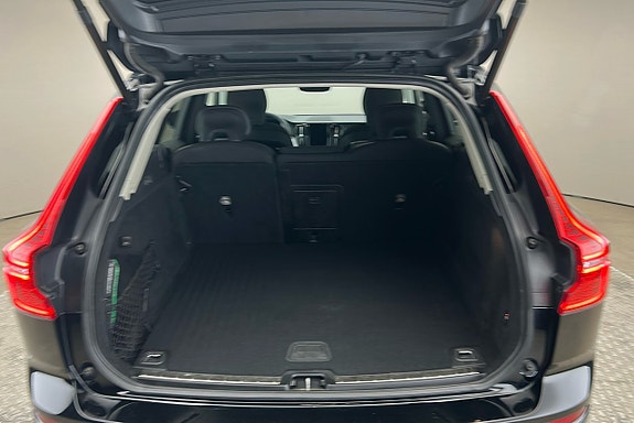 Volvo XC60 14 of 29