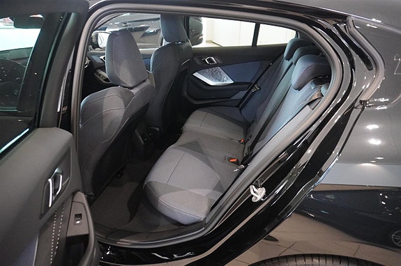 BMW 120 6 of 12