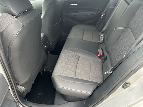 Toyota Corolla 7 of 11
