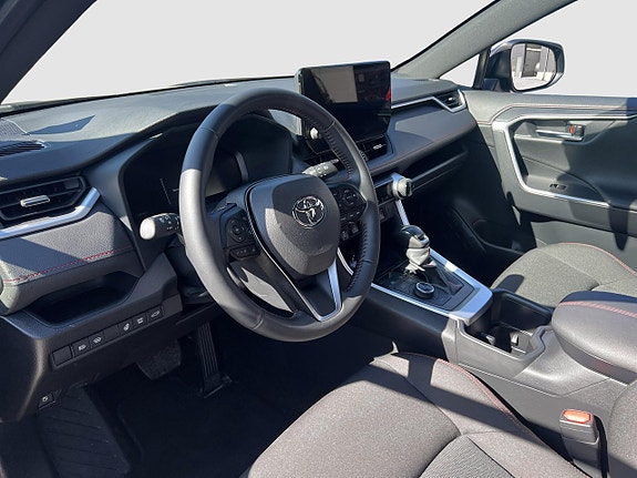 Toyota RAV4 10 of 13