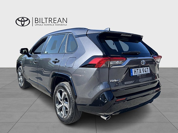 Toyota RAV4 4 of 13