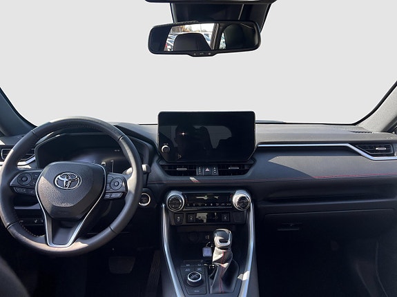 Toyota RAV4 8 of 13