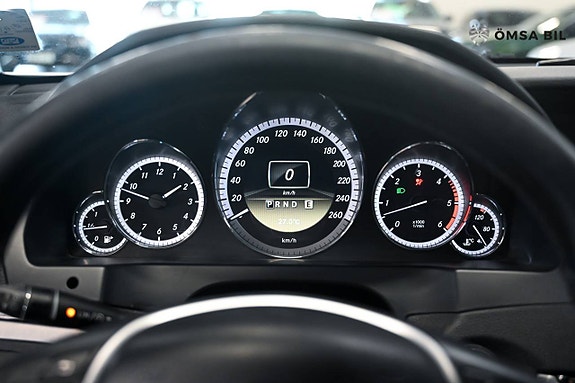 Mercedes-Benz E300 e 10 of 12