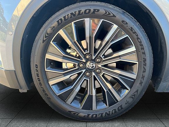 Toyota C-HR 16 of 28