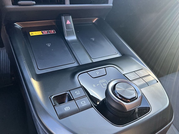 Toyota C-HR 27 of 28