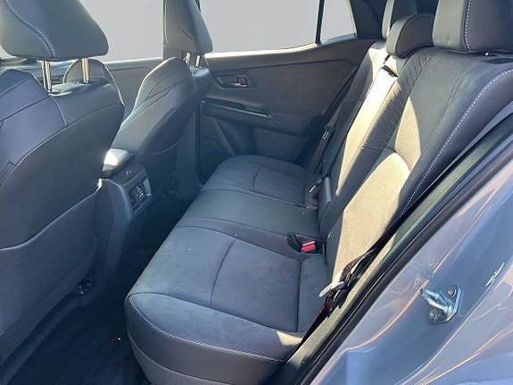 Toyota C-HR 11 of 28