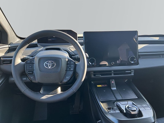 Toyota C-HR 8 of 28