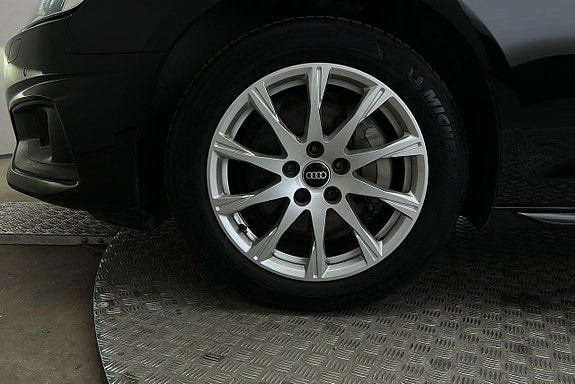 Audi A4 12 of 25