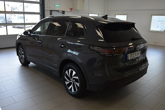 Volkswagen Tiguan 7 of 16