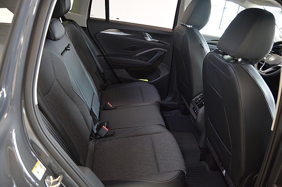 Volkswagen Tiguan 12 of 16