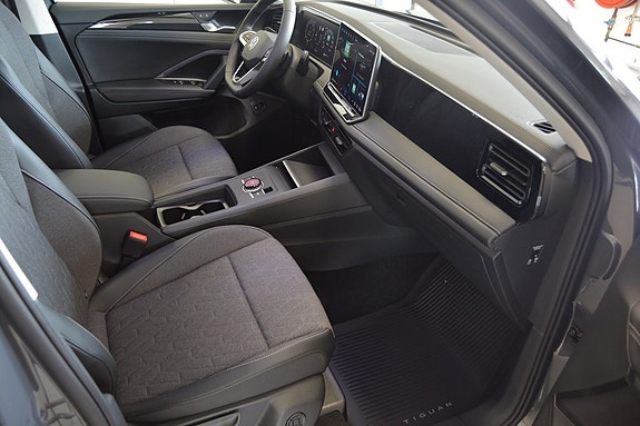 Volkswagen Tiguan 10 of 16
