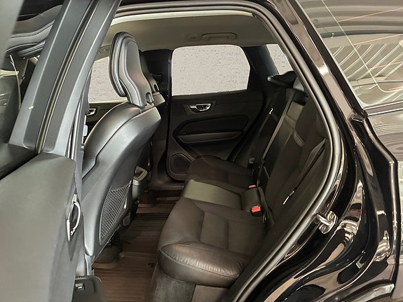 Volvo XC60 7 of 11