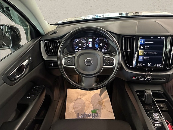 Volvo XC60 6 of 11