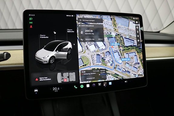 Tesla Model Y 11 of 27