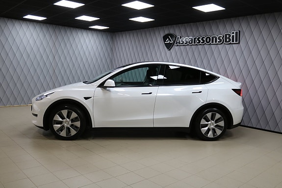 Tesla Model Y 2 of 27