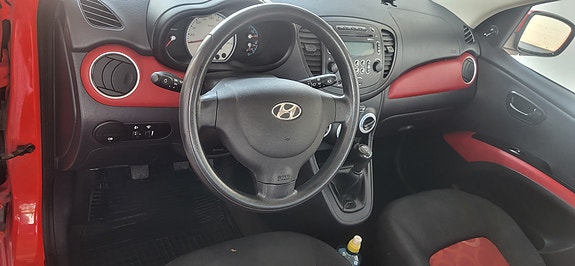 Hyundai i10 7 of 9