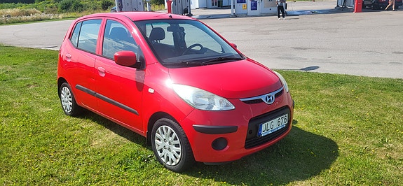 Hyundai i10 2 of 9