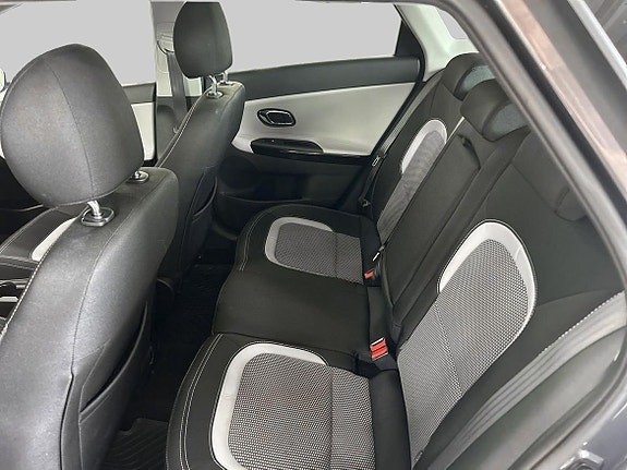 Kia Ceed 8 of 16