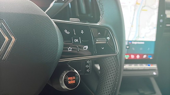 Renault Scenic E-Tech 16 of 17