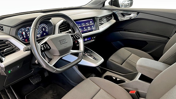 Audi Q4 e-tron 8 of 16