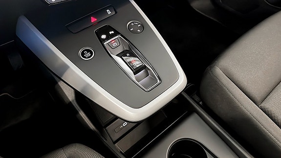 Audi Q4 e-tron 13 of 16