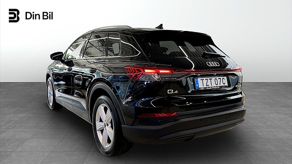Audi Q4 e-tron 3 of 16