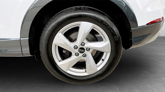 Audi Q3 6 of 15
