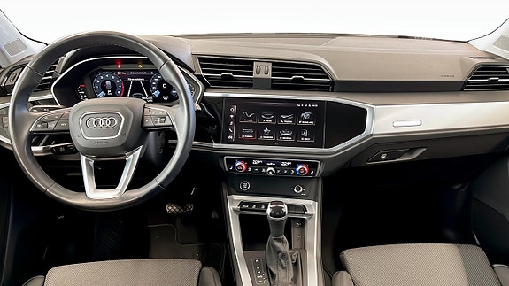 Audi Q3 11 of 15