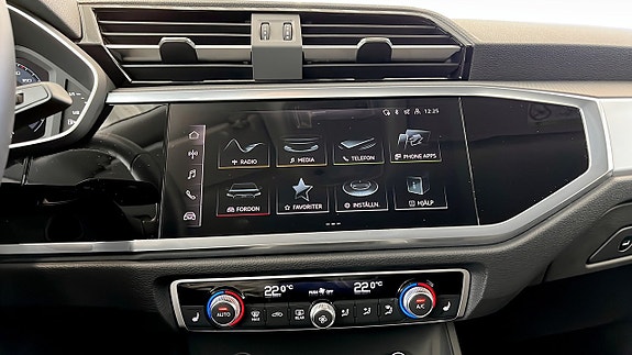 Audi Q3 12 of 15