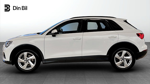 Audi Q3 2 of 15
