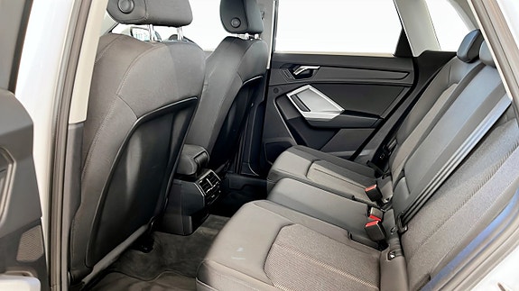 Audi Q3 10 of 15