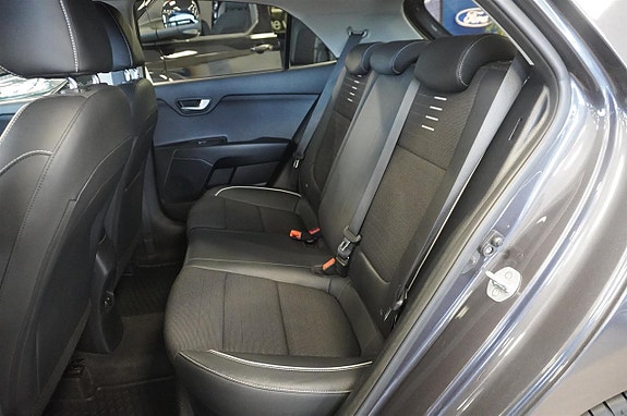 Kia Rio 9 of 21