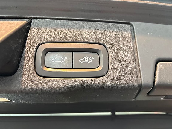 Volvo XC60 13 of 23