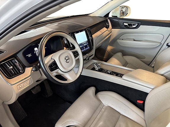 Volvo XC60 6 of 23