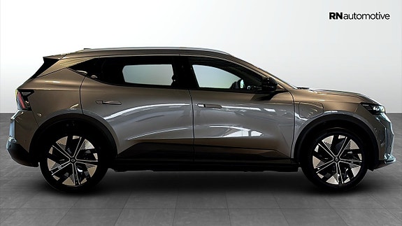 Renault Scenic E-Tech 9 of 21