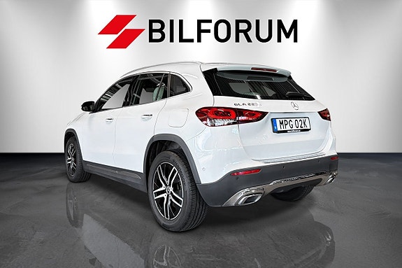 Mercedes-Benz GLA220 d 3 of 21